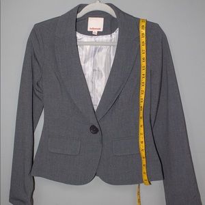 Grey shoulder padded blazer